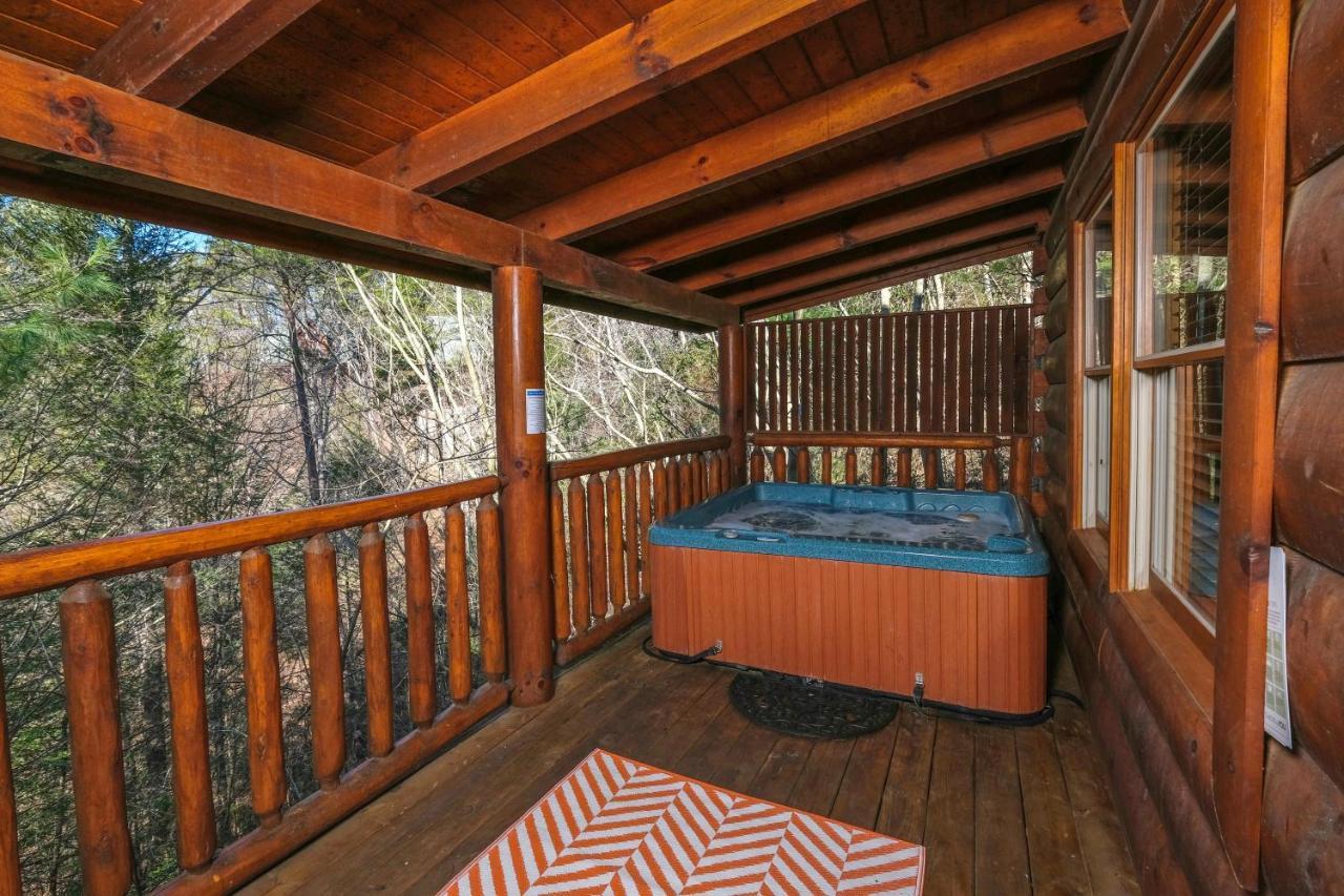 A Bear Creek Crib Villa Pigeon Forge Bagian luar foto