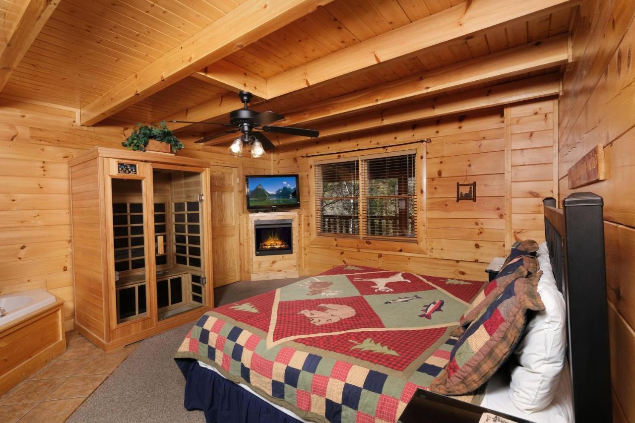 A Bear Creek Crib Villa Pigeon Forge Bagian luar foto
