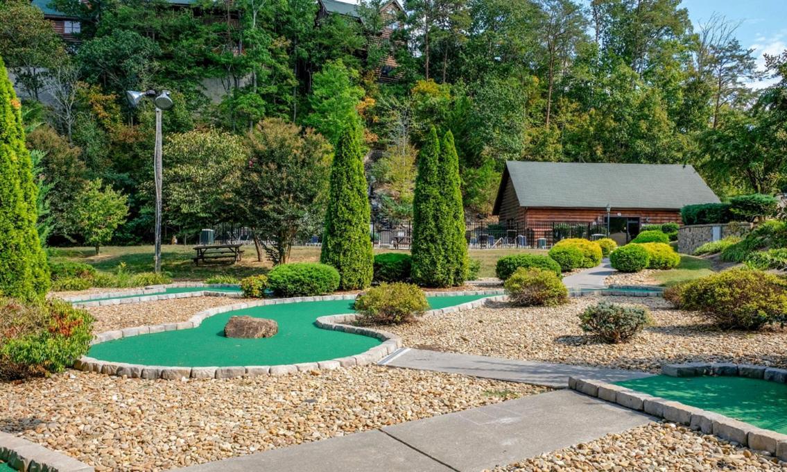 A Bear Creek Crib Villa Pigeon Forge Bagian luar foto